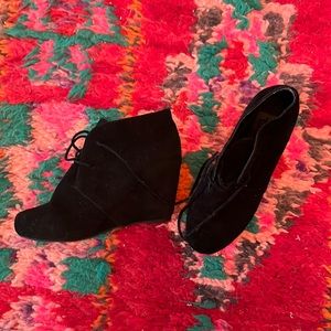 Suede boots cute wore a few times excellent used condition